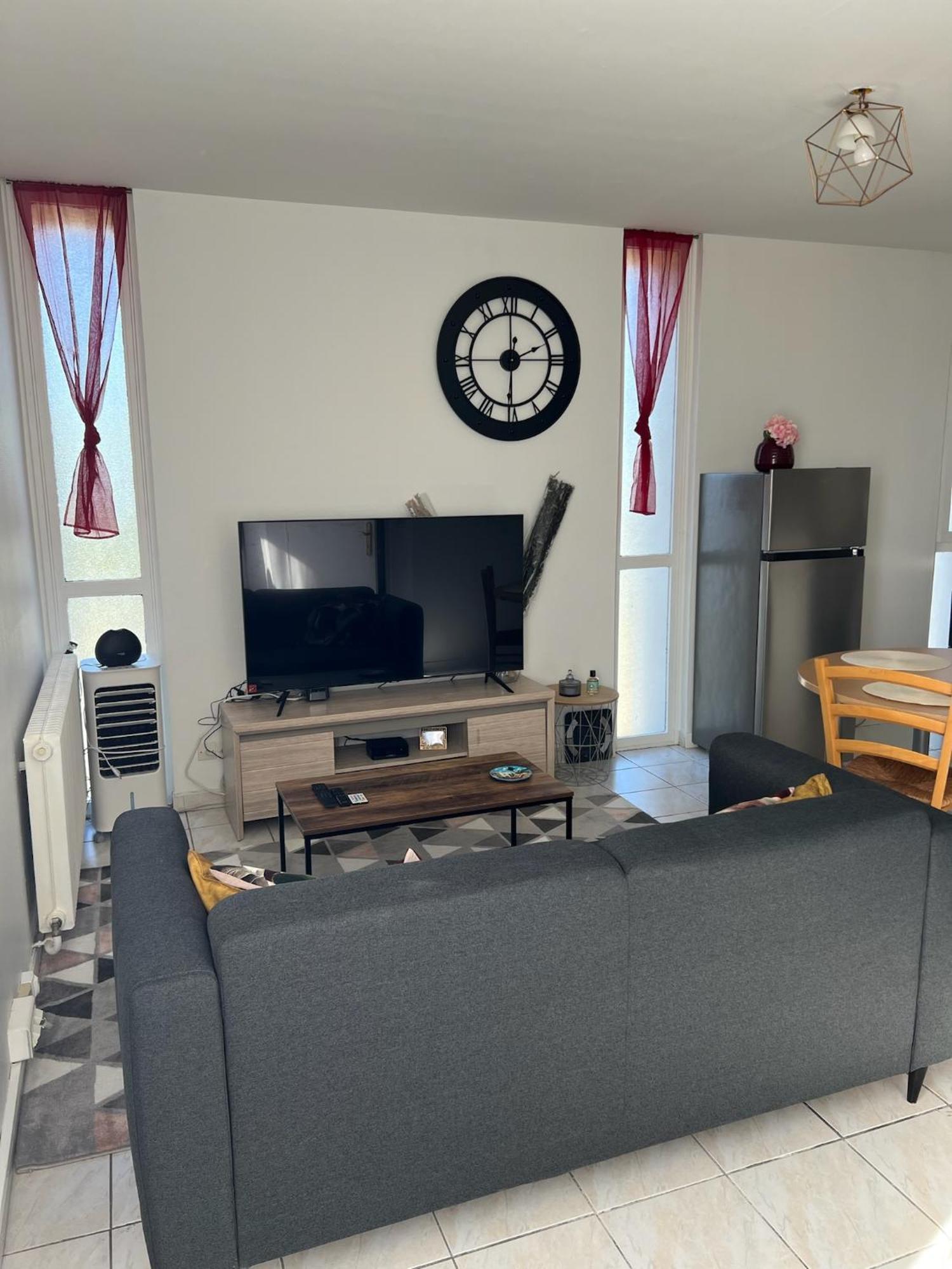 Appartement Chaleureux Pour Un Sejour Confortable Bourg-en-Bresse Bagian luar foto